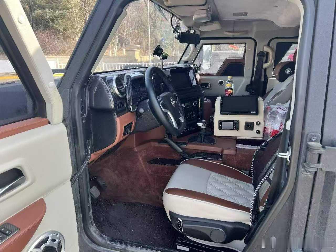 军采版东风猛士装甲车，防弹 防炸，和部队用的一模一样，非退役车，3.9T康明斯柴