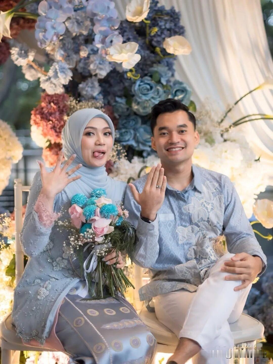 印尼双打名将卡尔南多与队友贾米尔喜结连理

昨日，印尼羽毛球男双名将卡尔南多和同