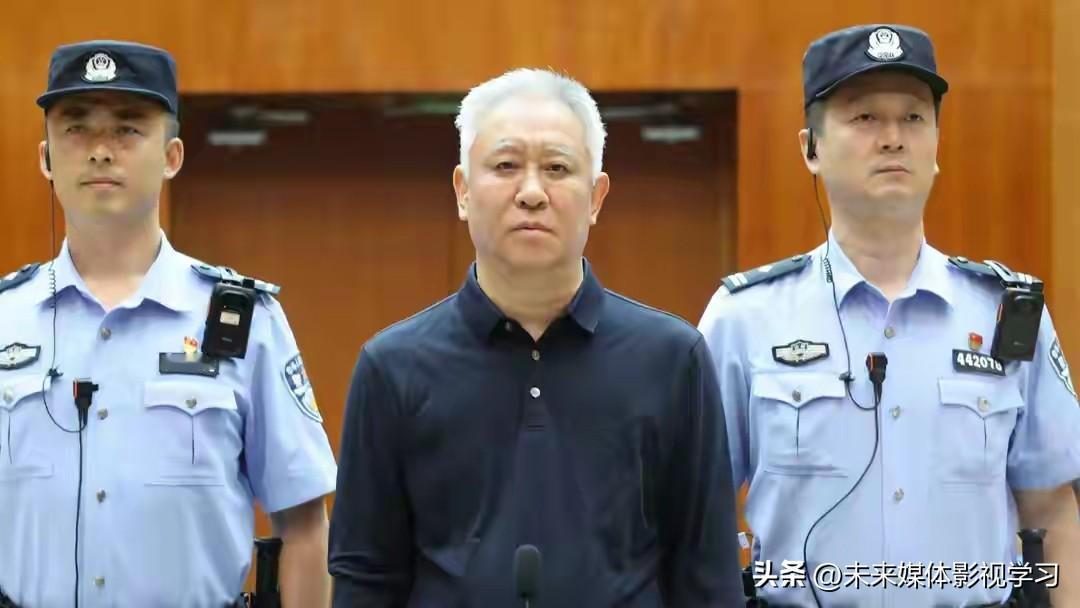许家印一审无期，恒大系罚款超158亿。可比起2.4万亿的债务数字，更让人心里发毛