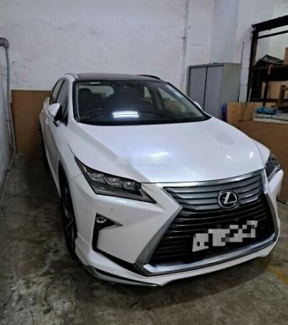 雷克萨斯RX的2.0T，这是2015年在香港上的牌，跑了15万公里，车况没介绍，