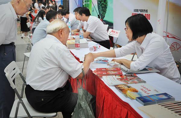 城乡居民养老，到60岁不会自动发钱，一定要记得办这件事
 
很多农村的朋友以为，