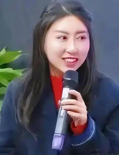 真正的高手在民间，这首讽刺诗太高明了！

浅浅尿尿浅浅笑
送给文协当饮料
文协饮