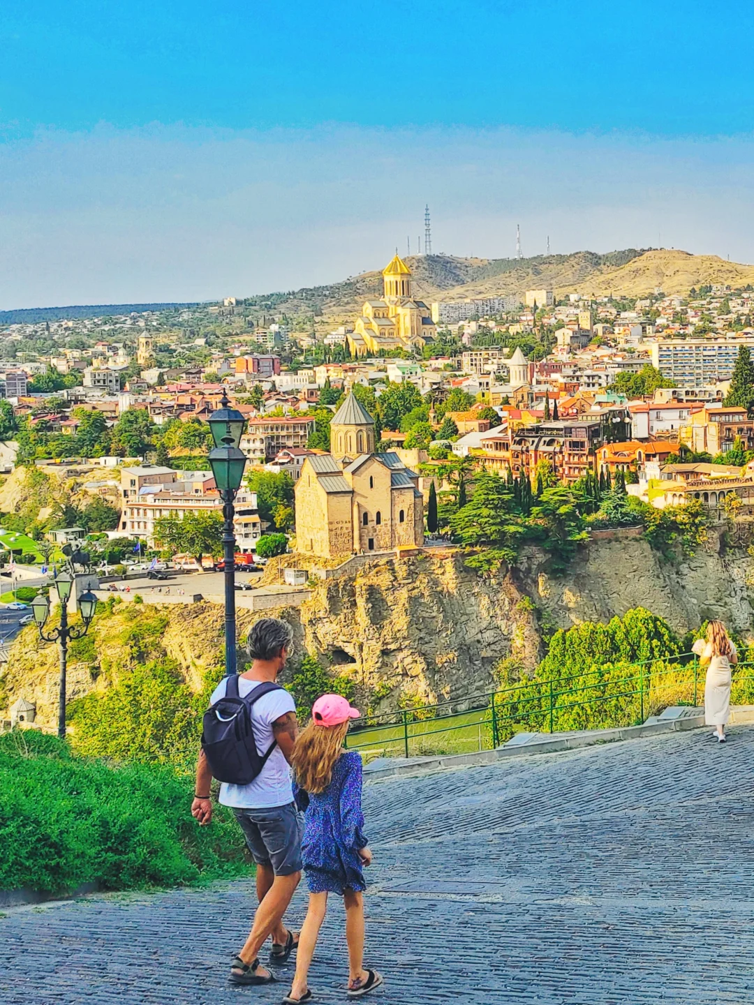 🇬🇪从山顶俯瞰第比利斯，别有一番滋味