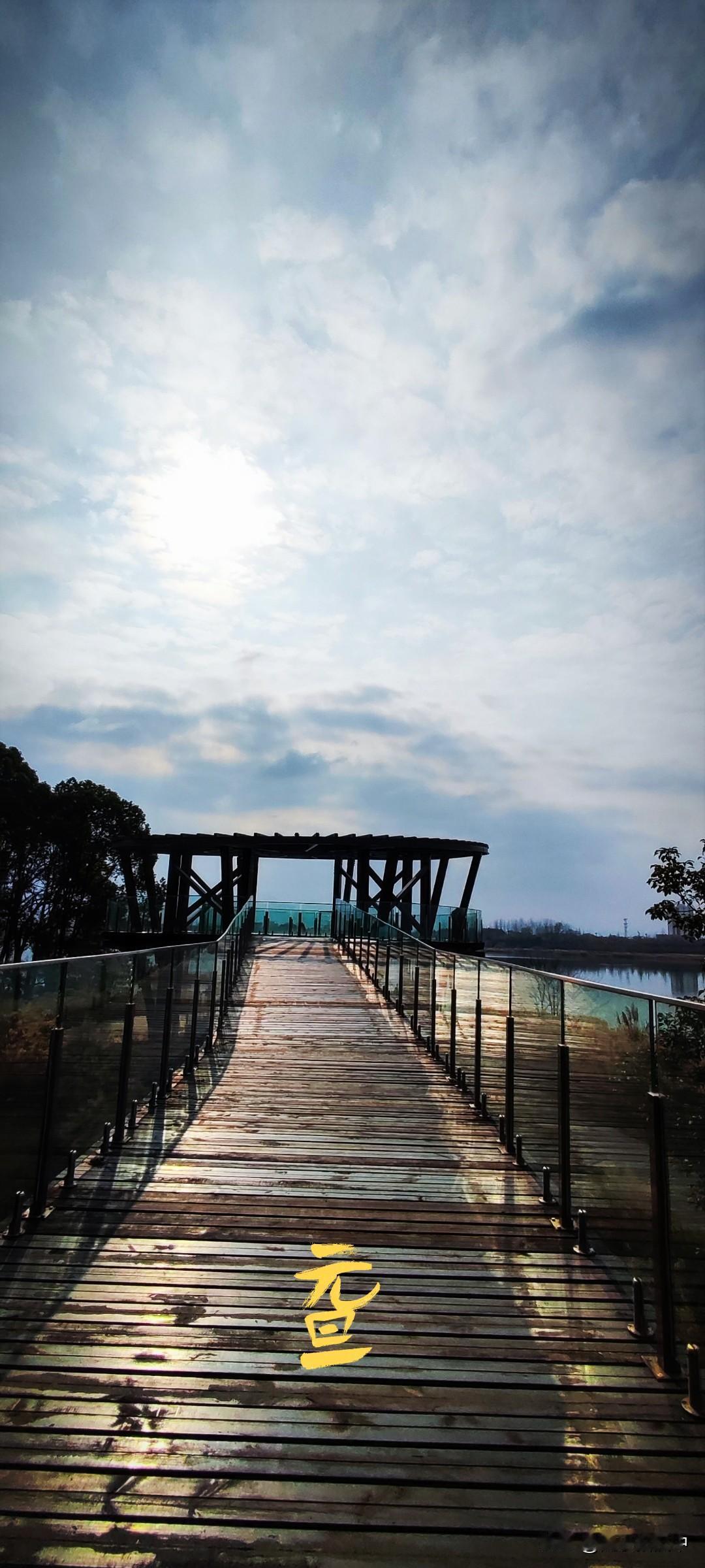 晒图笔记大赛2026年的第一天，儿子18岁，给订的蛋糕上写着：18成人向阳而生。