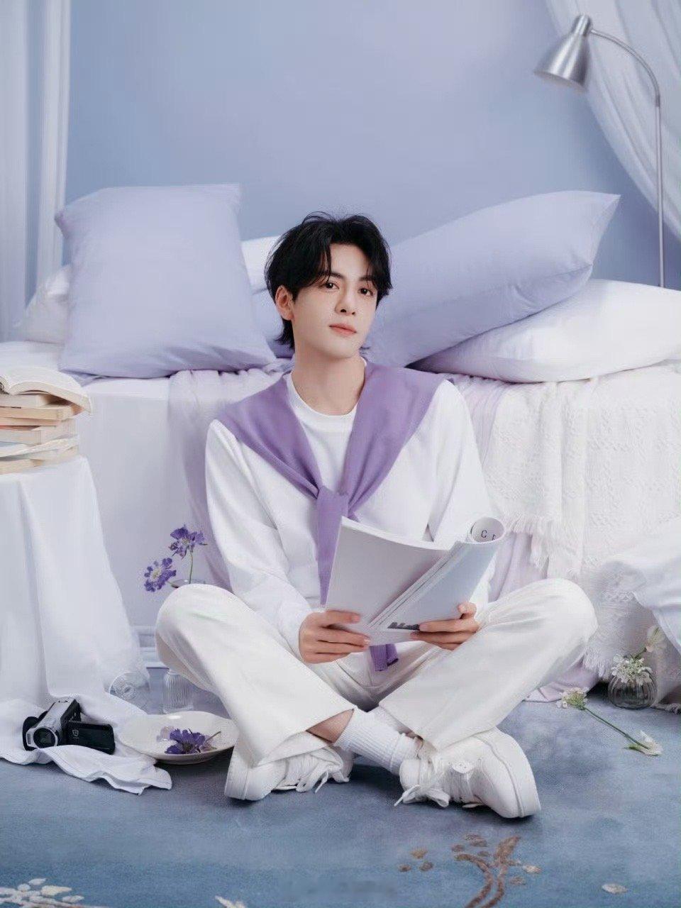 曾舜晞兢兢业业拍戏 曾舜晞的敬业程度真的没话说，一个细节一个动作都能看出他下了功