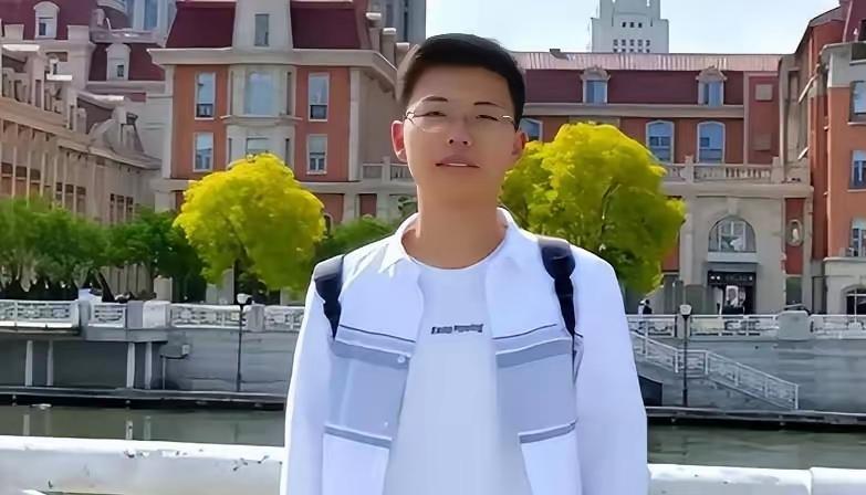 他因沉迷游戏被北大劝退！父母绝望，亲友嘲弄，不曾想到，2020 年他复读考 了7
