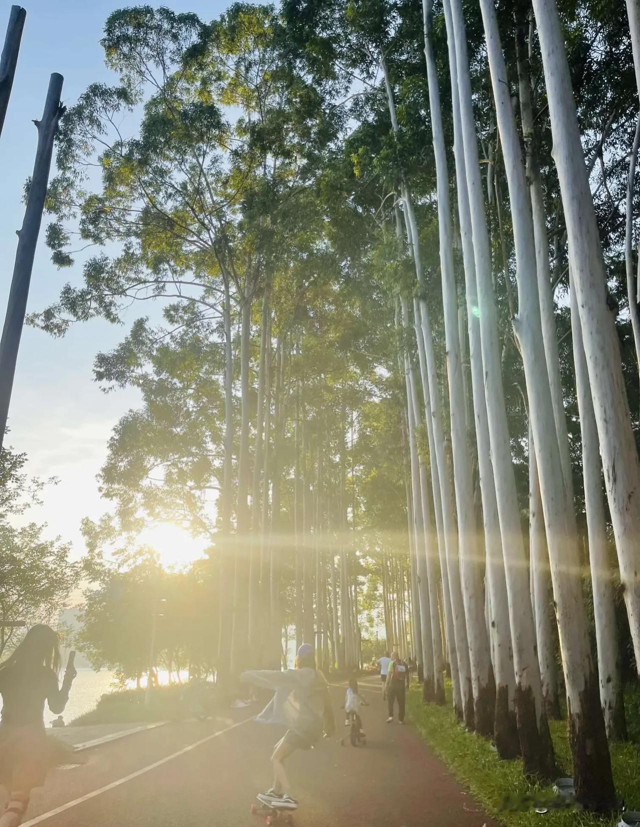 老家北京农村，没楼房有平房，有一辆10w以下的外地牌照代步车，存款大概有80个，
