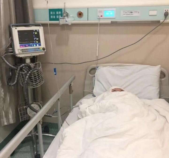 难以置信！湖北武汉，一名女子遭遇医美纠纷后主动报警求助，没想到负责办案的派出所副
