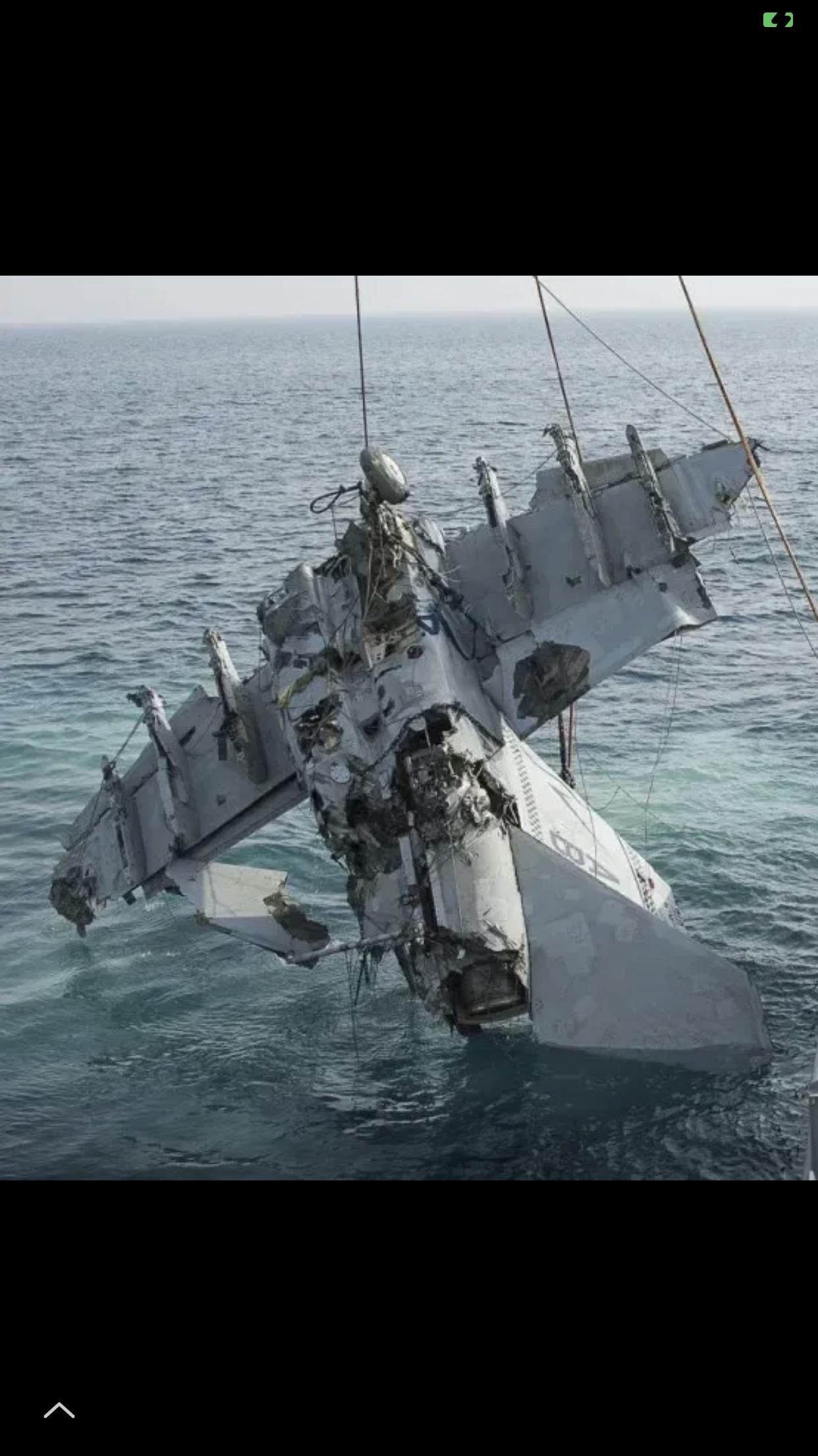 - 60R“海鹰”直升机和一架F/A - 18F“超级大黄蜂”战斗机，在30分钟