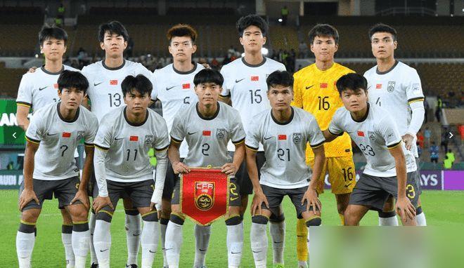 那个在场上被撞得七荤八素、跑两步就抽筋的“林妹妹”王钰栋，终于在这场收官战捡回了