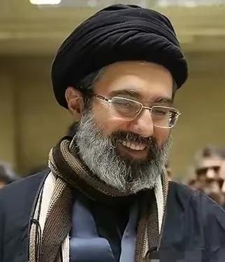 以色列是在自寻死路！
 
当地时间3月19日，一架以色列战机朝俄罗斯记者发射了一