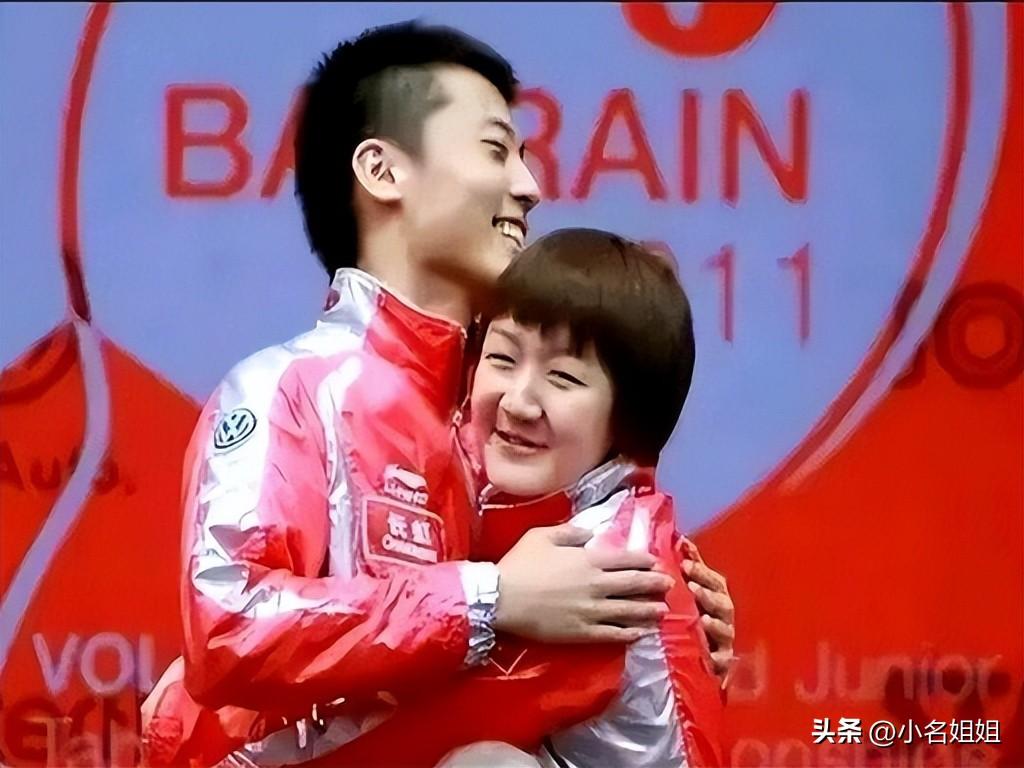 陈梦主动拥抱的那个男人，其实藏着国乒的真相。

17岁世青赛夺冠，她激动扑进宋鸿