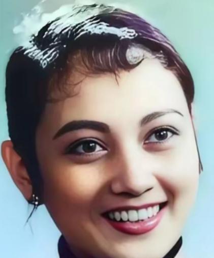 1966年，八一厂已经很乱了，当时厂里私底下流传着一句话：“男的，不如女的，老的