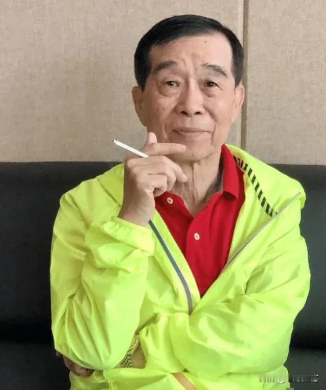 相声演员，石富宽说，说相声的于谦儿啊，他是我徒弟，这几年他有点儿不务正业，我为什