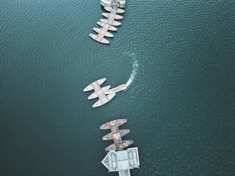 我还真遇到过忘恩负义的人。之前有个同事，工作上遇到难题我没少帮他，给他分享经验、