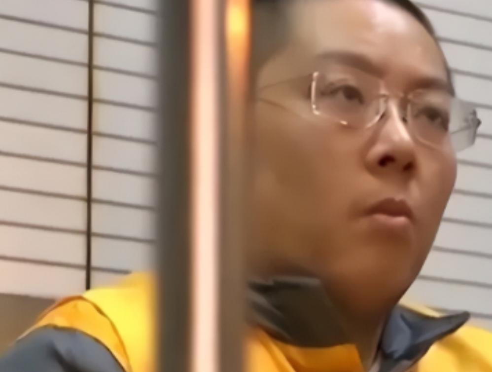 短短18 个月挥霍 380 余亿公款，月均耗损超 20 亿！昔日风光的 e 租宝
