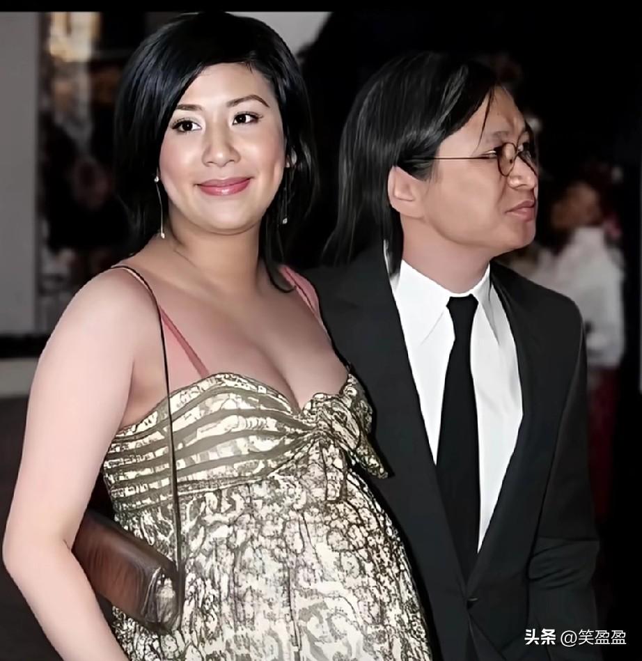 吴君如曾为事业扮丑丢爱情！
遇陈可辛后AA同居。
她40岁怀孕想惊喜，陈可辛却对