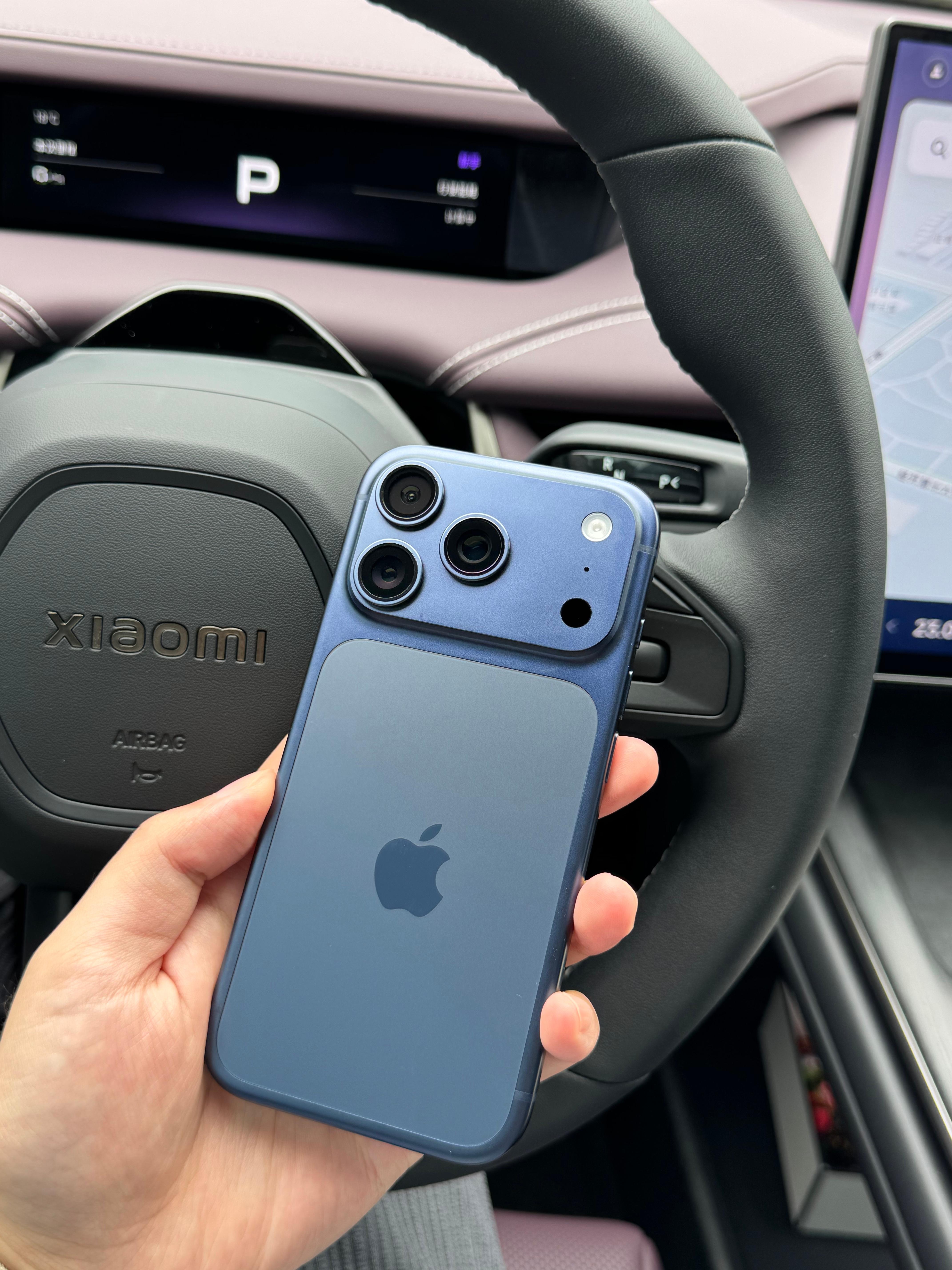 荣耀 600 Pro，这个设计很眼熟啊，大家觉得如何？