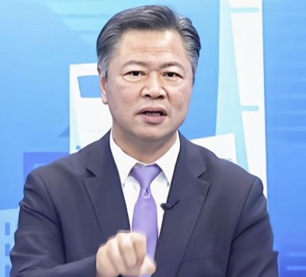 赖岳谦太敢说了，直言中国战略思维过时了！他说：中国大陆过去一直强调自己不怕事也不