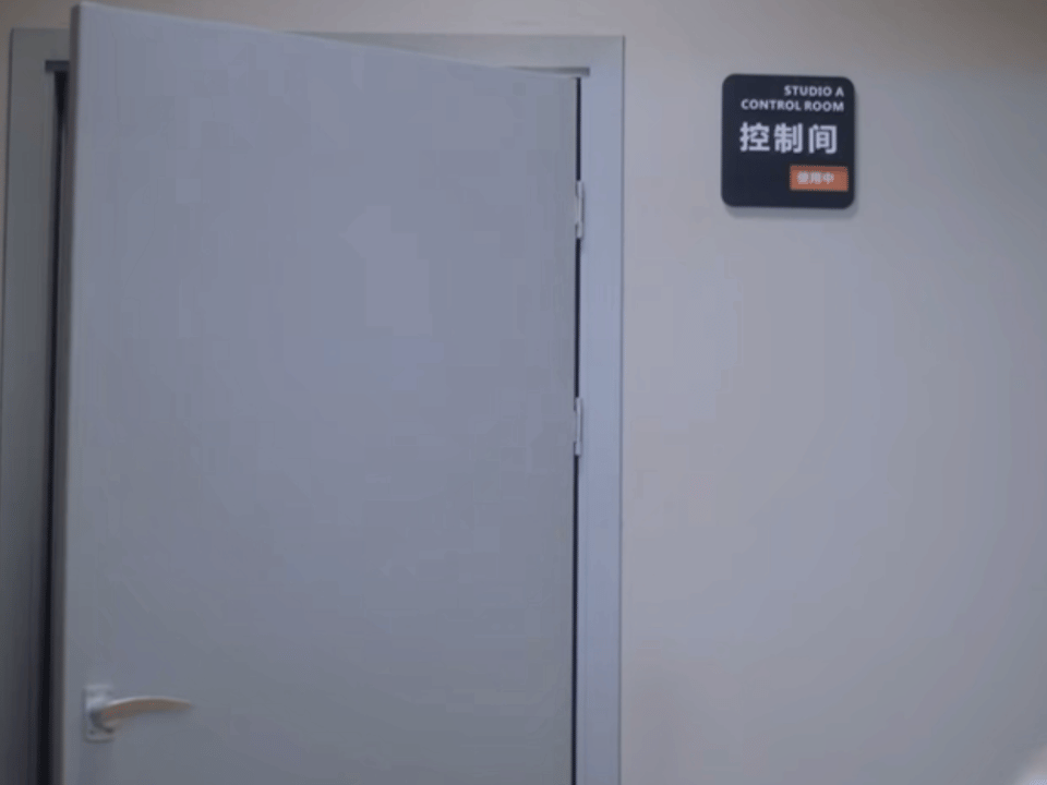 侯雯元，身材好猛男[doge]#周也侯雯元 萝莉兔和肌肉袋鼠# ​​​