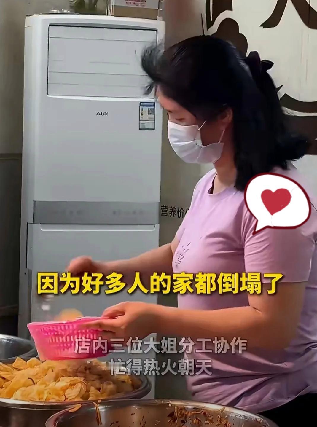 柳州地震发生后，最戳人的一幕出现了，不是救援，而是排着长长队伍的人，他们手里一碗