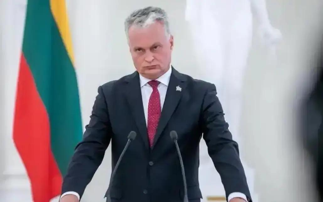 就在刚刚
 
立陶宛突然宣布了
 
12月9日在立陶宛，政府宣布全国进入紧急状态