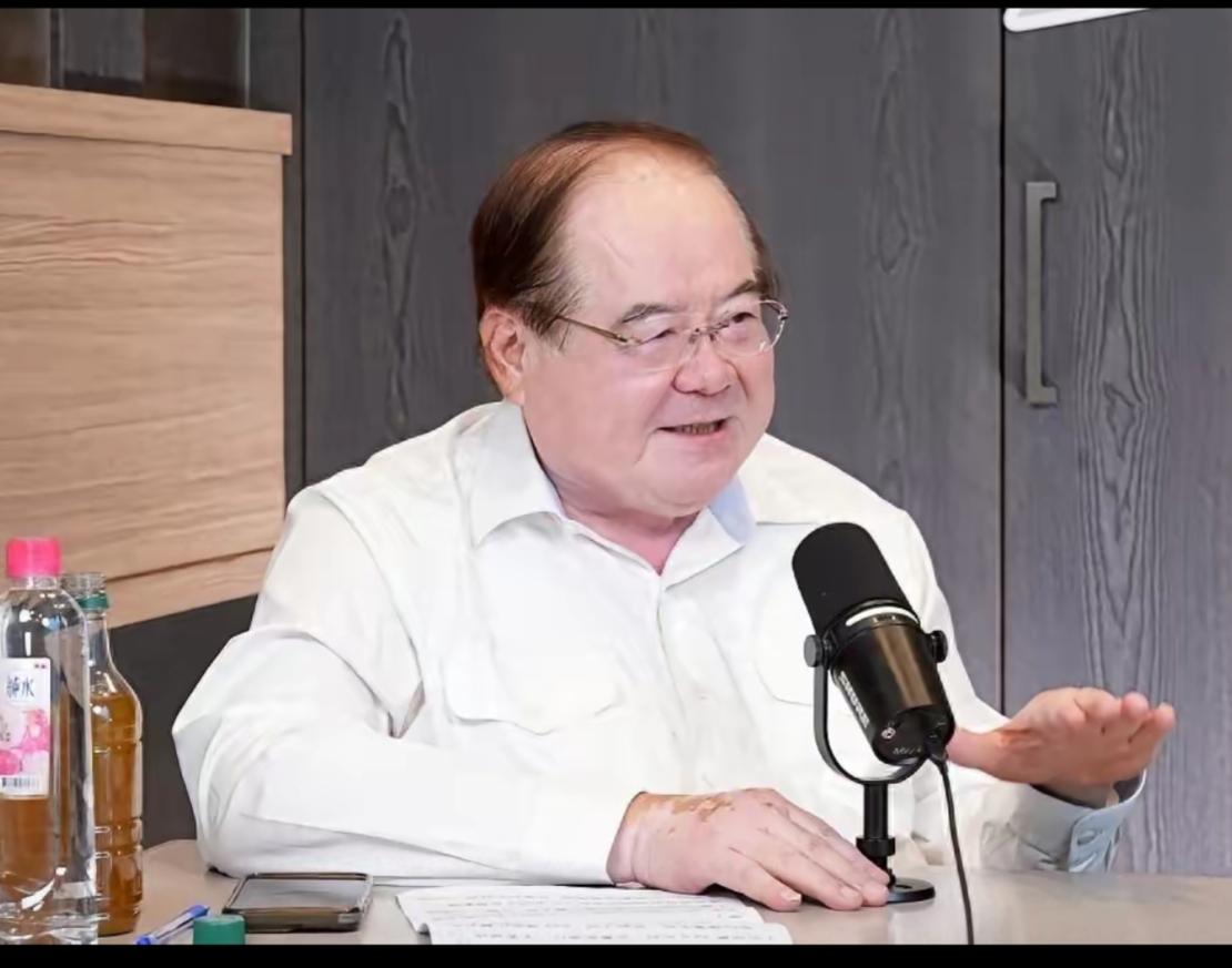 “巴掌大的地方都搞不定，愧对祖先”。国民党副主席李乾龙的这句话意在批评岛内政客天