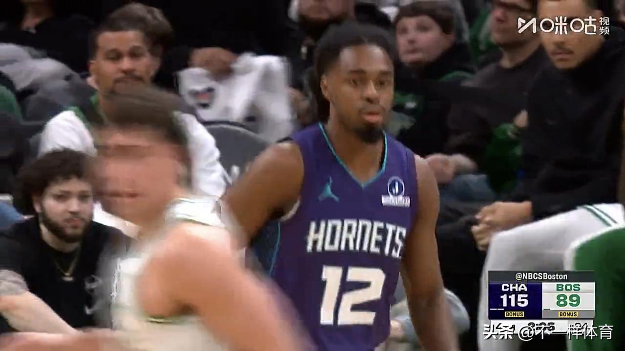 克尼佩尔20分，黄蜂队19记三分球118-89大胜凯尔特人队，布朗20分11篮板