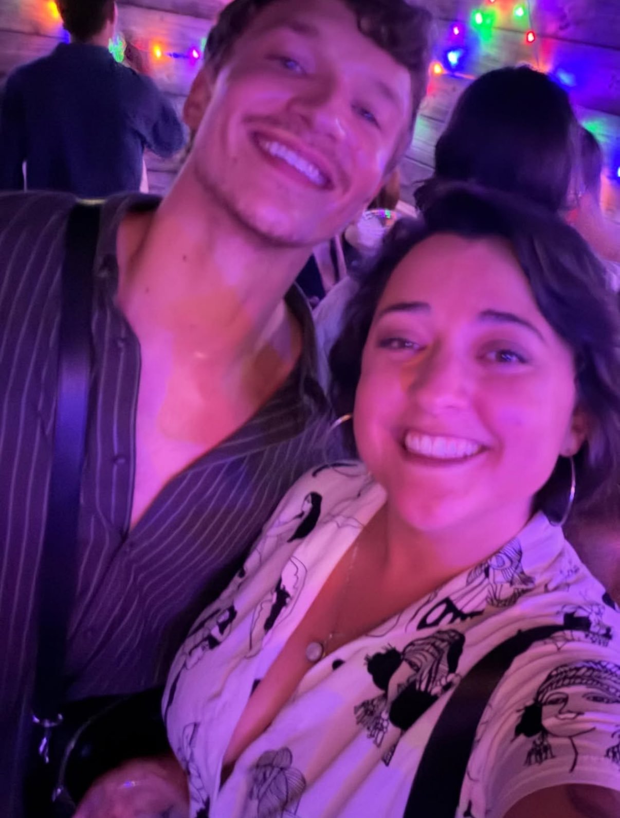 昨天的新鲜wrap party Connor只有三套衣服