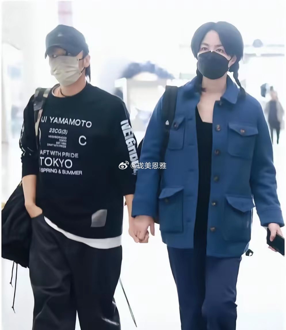 锋菲合体现身西安57岁王菲比46岁谢霆锋高了半头年龄差太明显