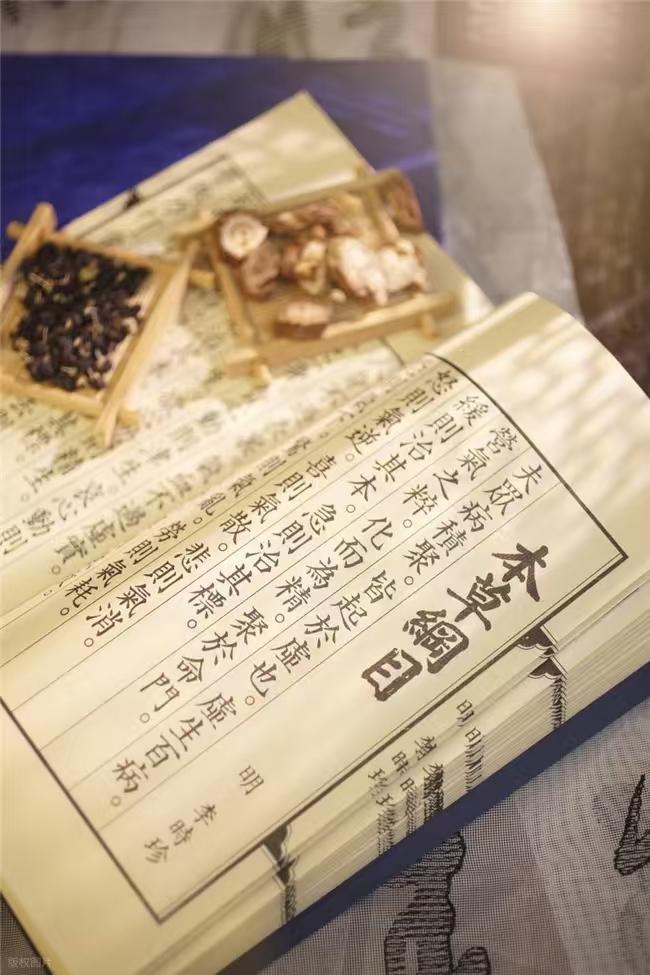 这几天世界杯踢得火热，身边不少中老龄球迷熬得比年轻人还狠。半夜爬起来看球，白天依