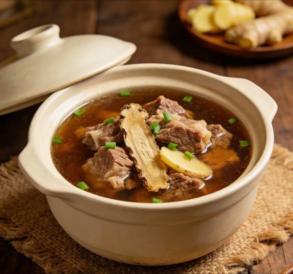 一年最冷的日子要来了冬至饮食，记住3宜3忌，来年身体更稳！✅ 宜吃这3样1. 饺