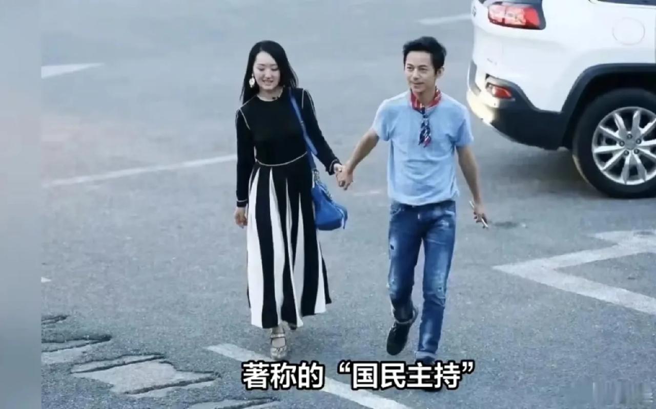 女大三，抱金砖
何炅杨钰莹牵手成功
引发人们无限遐想
这对资深金童玉女，迎来了他