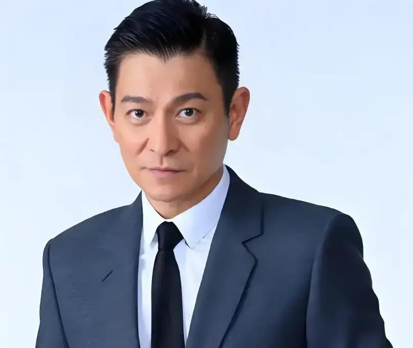 一部成本1400万、演员全是素人、95%台词是潮汕话的电影，内地票房16亿。
