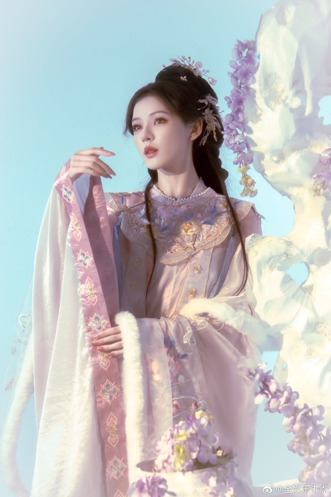 周深张予曦首次合作张予曦清唱若梦周深张予曦首次合作 ​​​