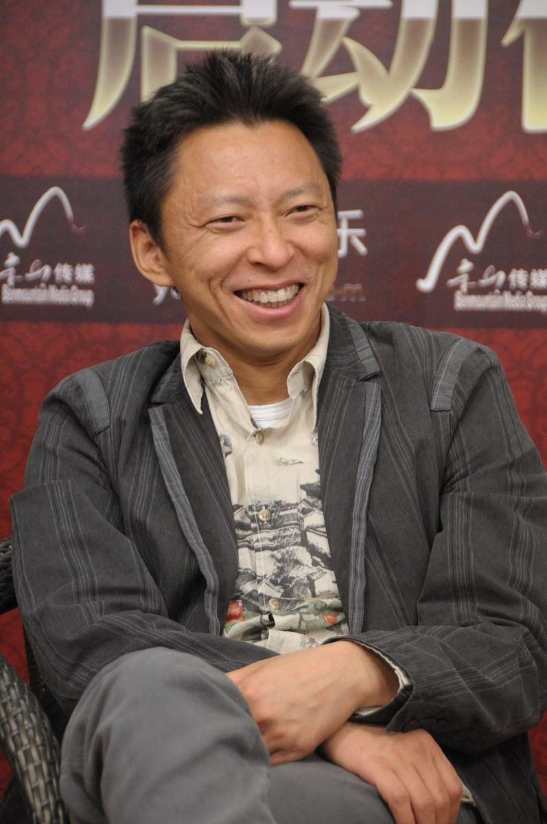 搜狐董事局主席张朝阳在公开采访中表示，搜狐目前并未投入通用大模型的研发，而是将资