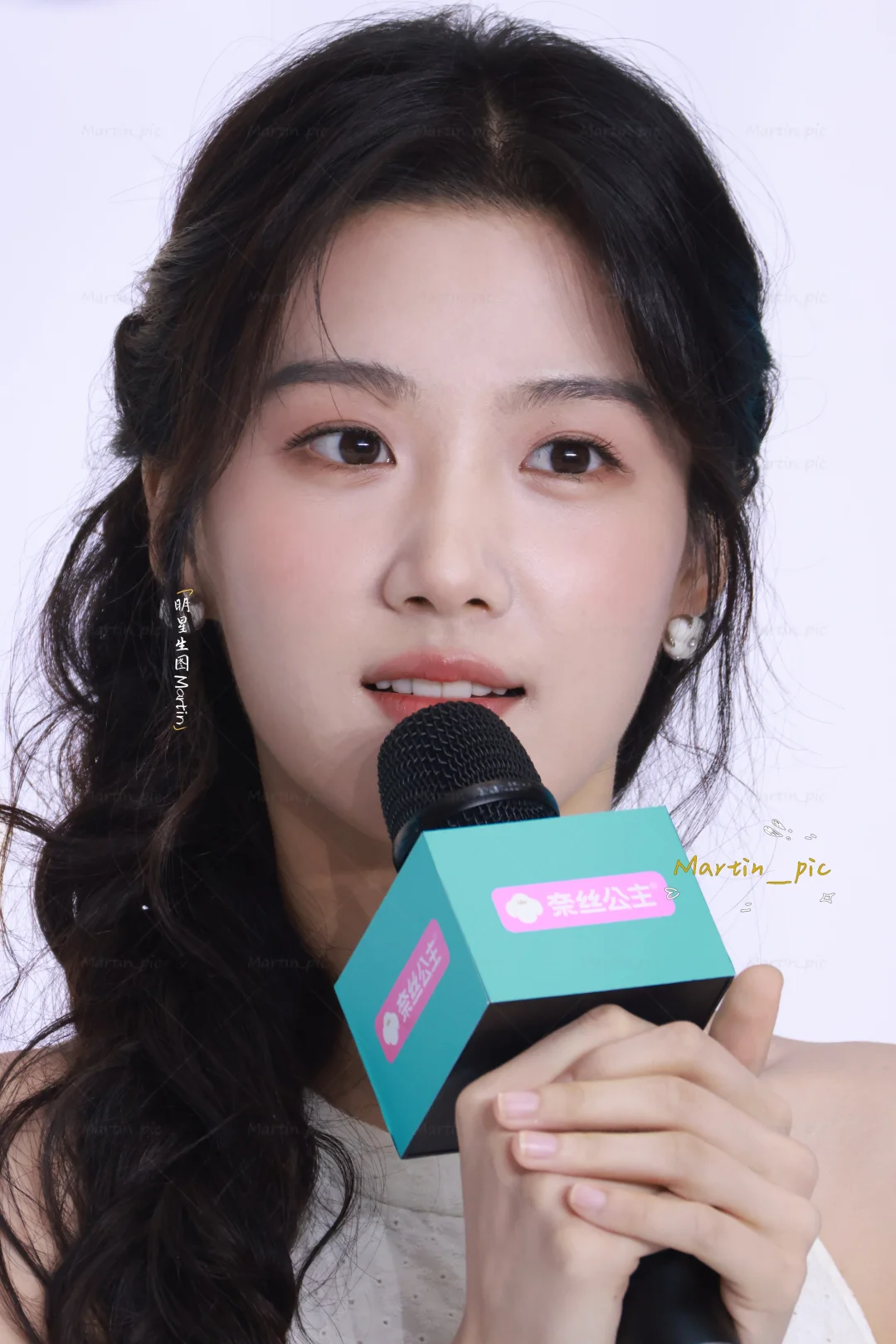 如此美萌的噜噜晓 侧边马尾好甜美