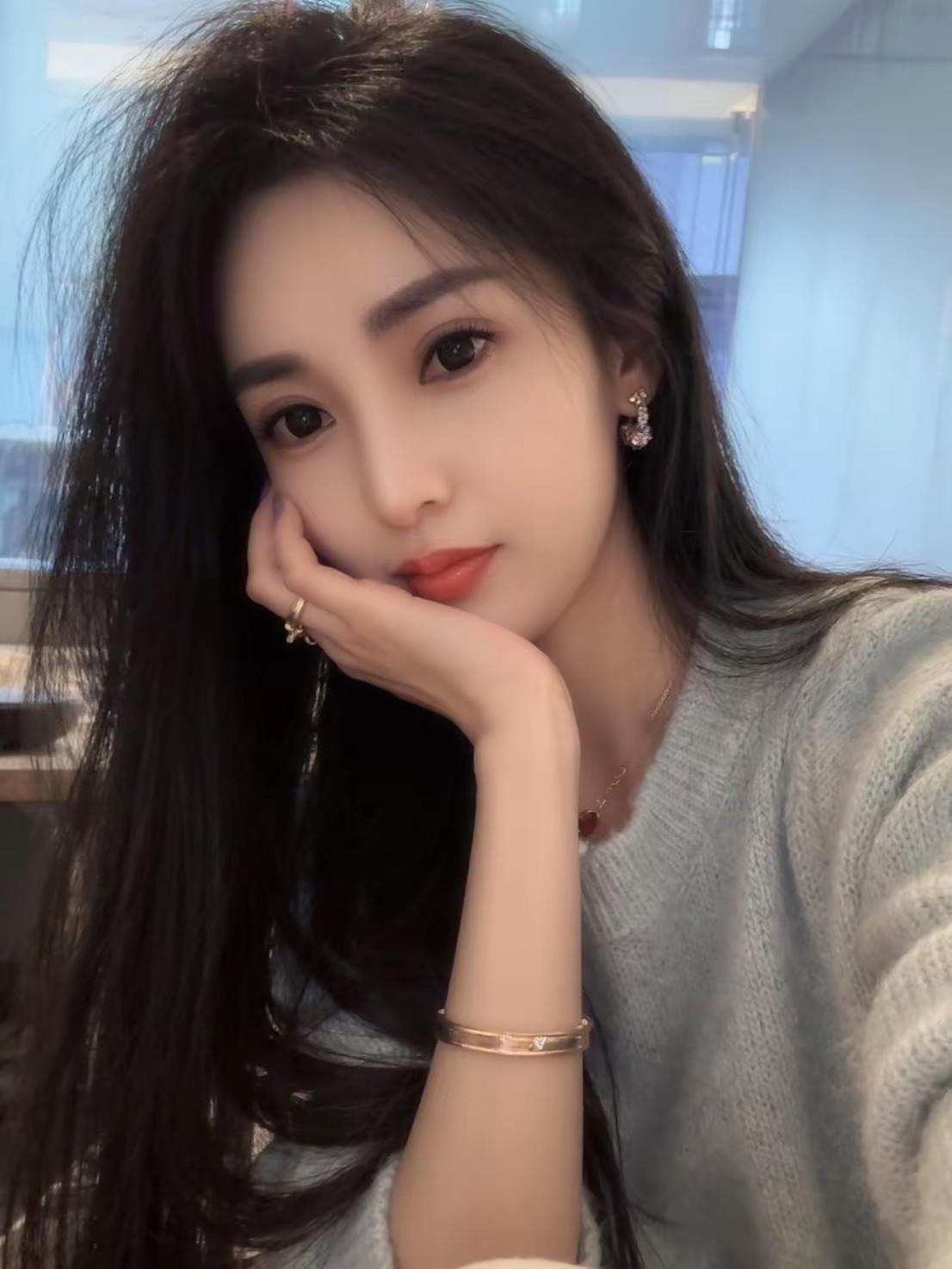 有所珍惜，才有所真心，有所懂得，才有所值得，人心都是相对的，以真换真，感情都是相