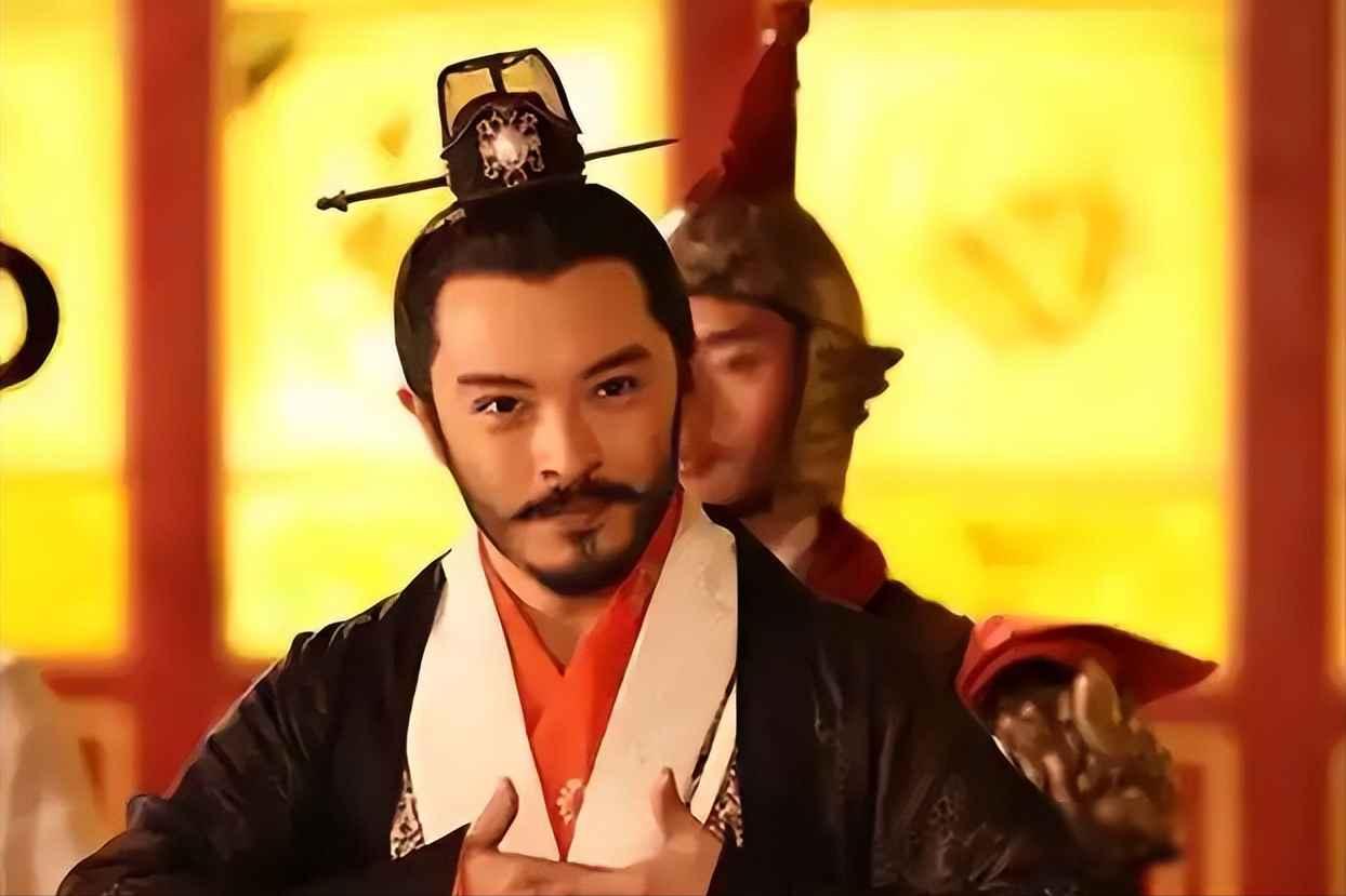 大业十四年三月，江都宫里。宇文化及的兵闯进来时，杨广还在照镜子。照完镜子，杨广摸