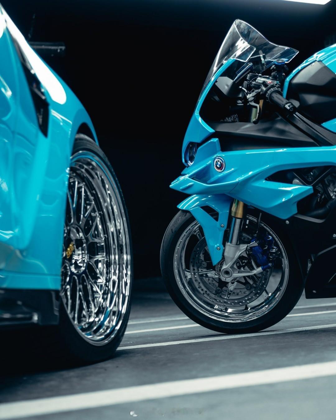 宝马M3四驱雷霆版 和 S1000RR 摩托车，各位感觉这个搭配能给几分？满分1