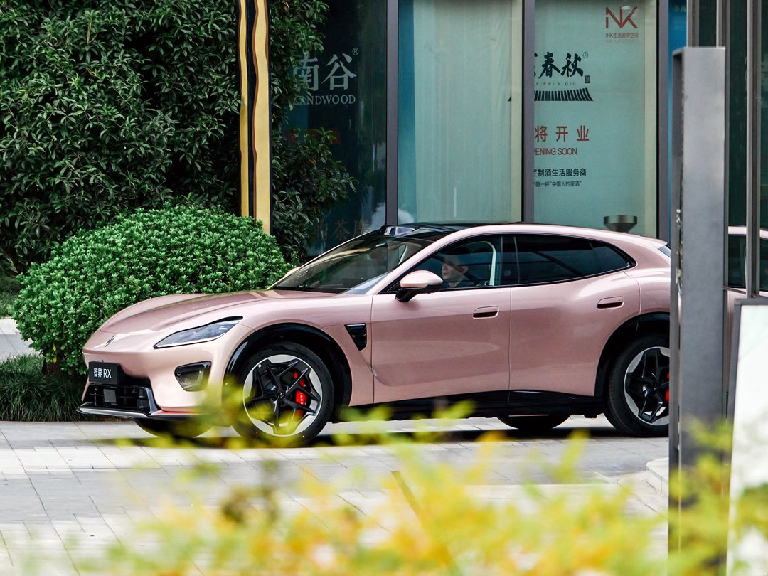 智界RX 2026年9月上市，中大型纯电SUV。车身长宽高4940×1960×1