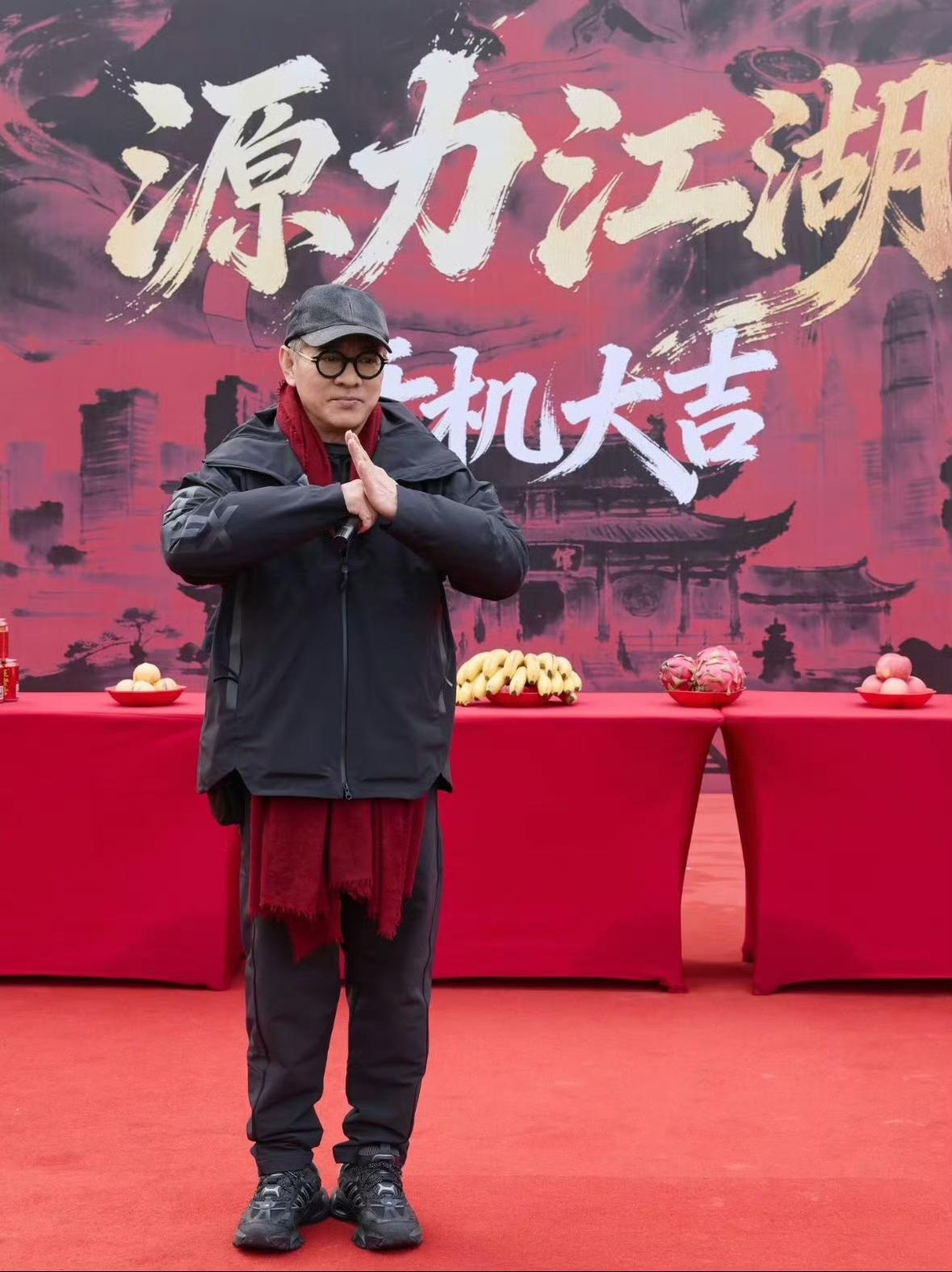 62岁的李连杰也拍短剧了，背后的原因让人感动！
李连杰参演首部武侠短剧《源力江湖