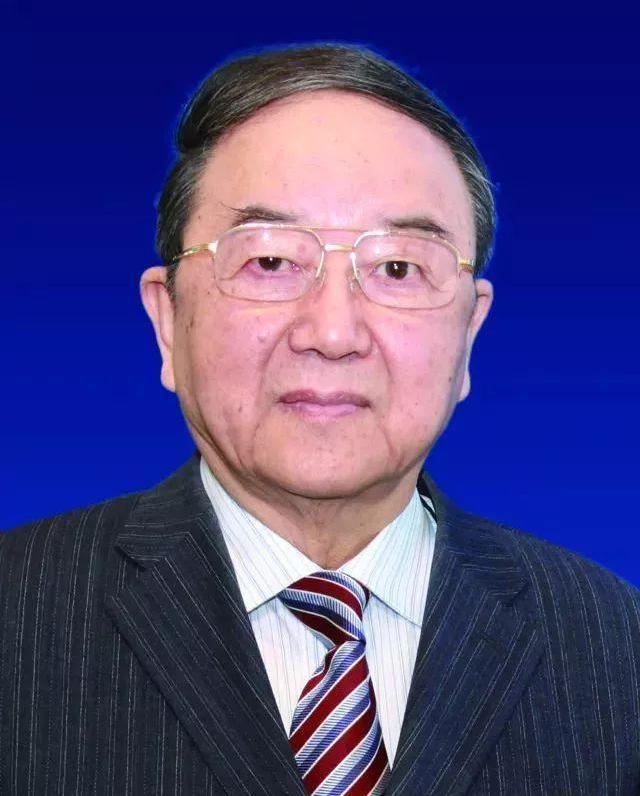 李伯虎，1938年11月27日出生于上海市，系统仿真及制造业信息化专家，中国工程