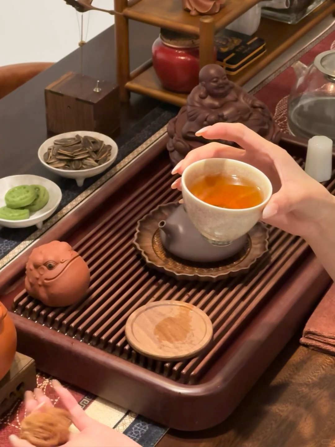 交换一张你喝茶的照片吧🍵～好想看看大家的茶桌长什么样子？[偷笑] ​​​