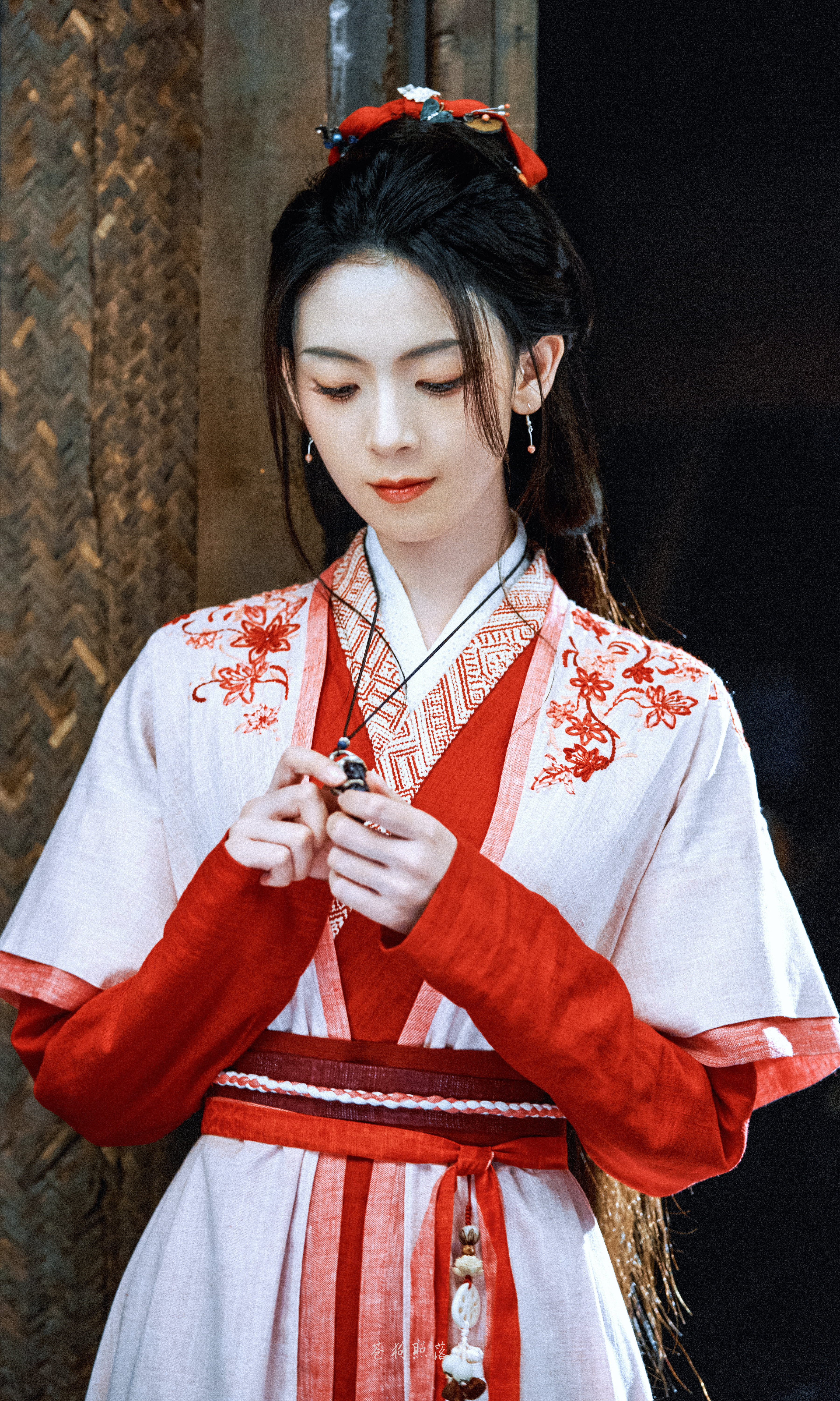 陈瑶 《狐妖小红娘·月红篇》律笺文☽ 壁纸-女装-红白[期待][期待][期待] 