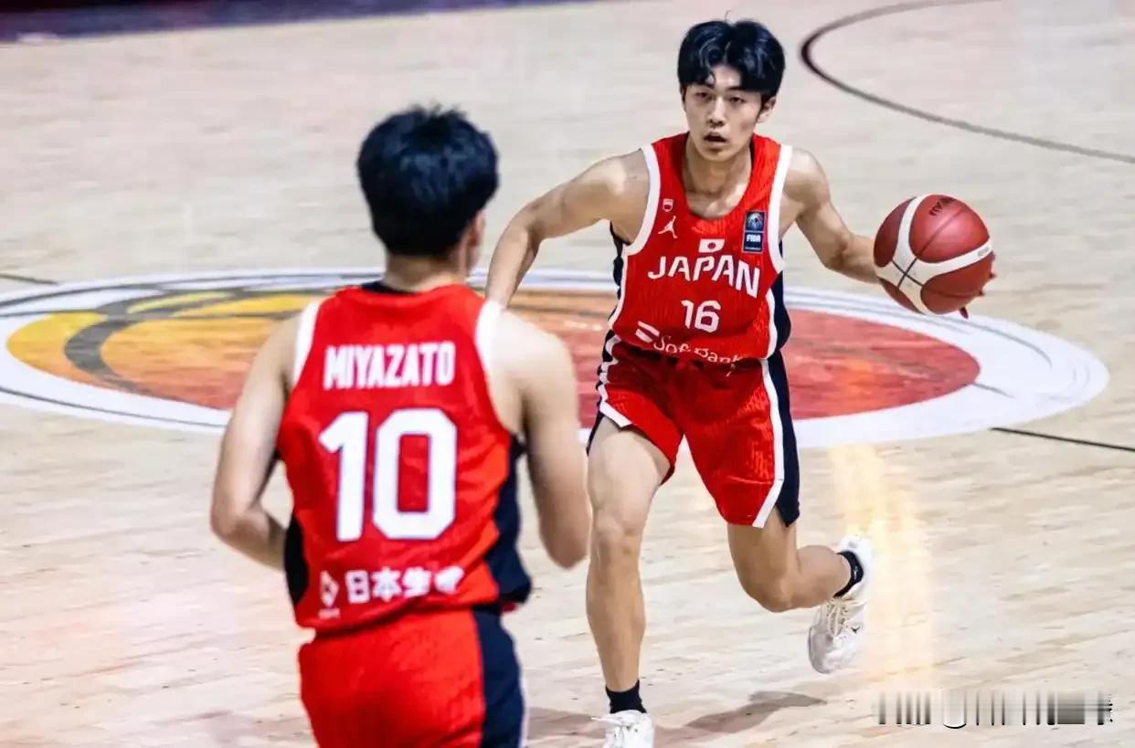 U16男篮亚洲杯半决赛战罢，日本U16男篮四节比赛单节得分最高不过10分，其中三