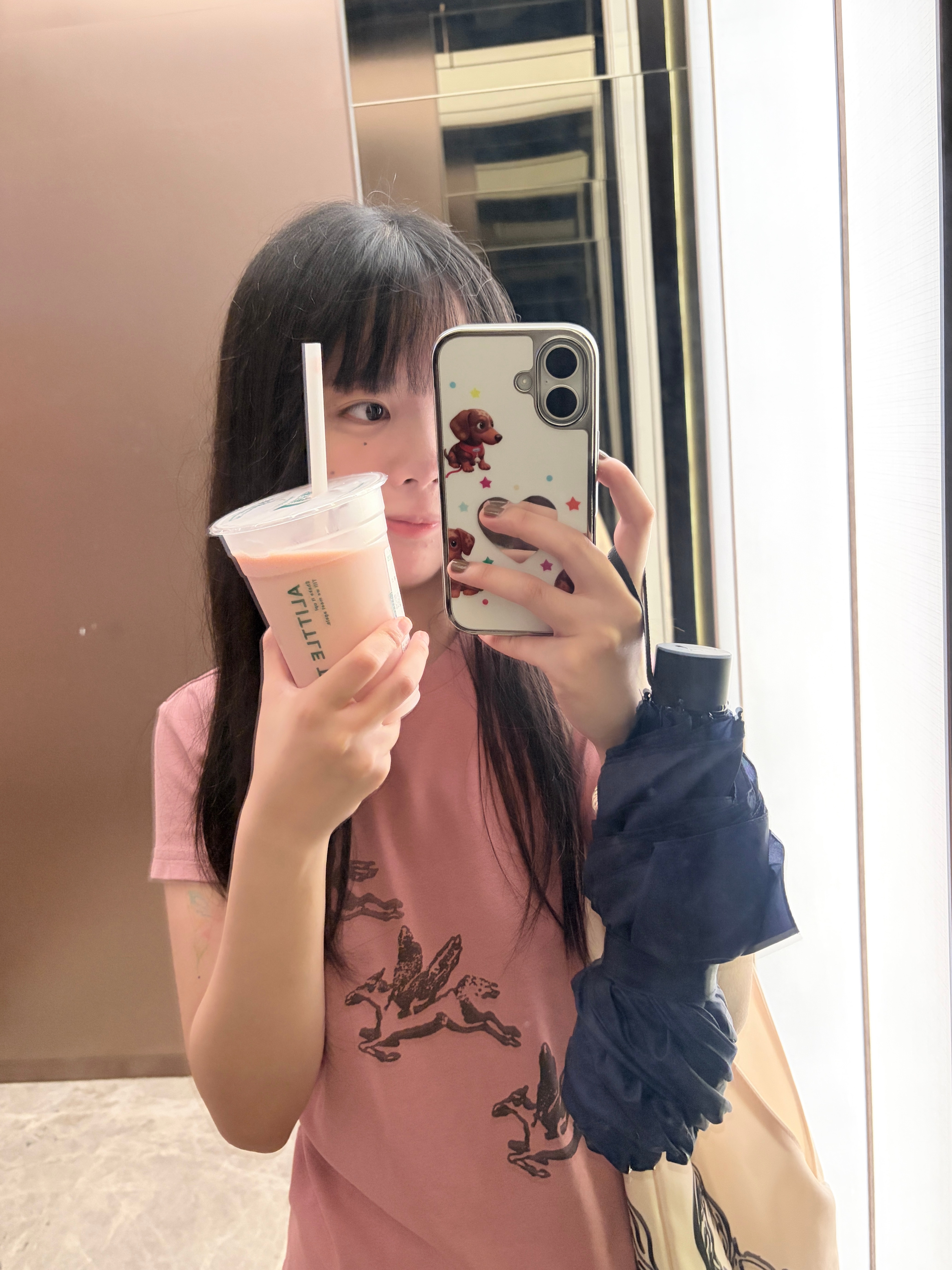 武汉天漏了…早上一出门就从小雨变大雨喝西瓜奶绿🍉 