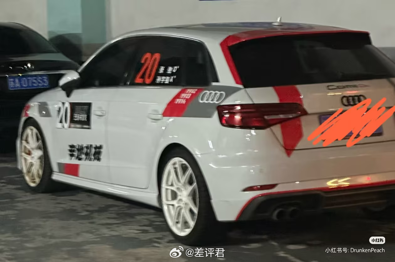 #差评说车# 除了从《飞驰人生2》延续下来的奥迪，领克Z20也被拍到出现在了《飞
