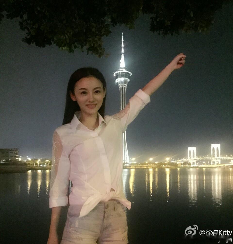 美女演员徐婷
