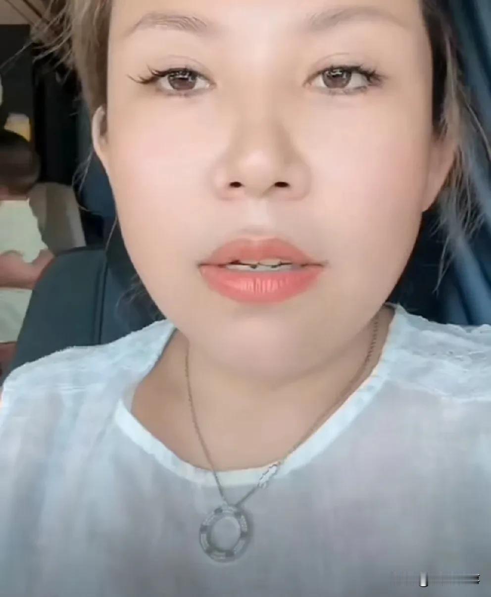 驴姐一家离开大院，挑理驴爸和三驴交不下！

    我说走我爸都没有留我，三驴说
